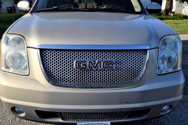 automobile-ANDON-min_gmc-yukon-truck-grill-2828425